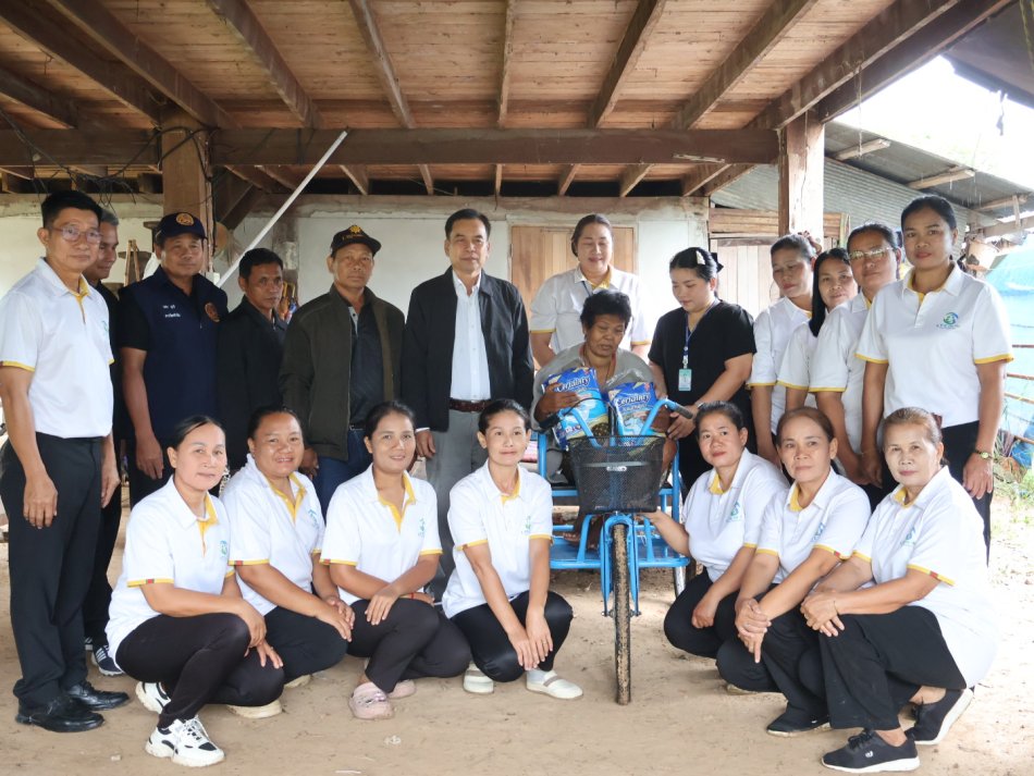 มอบวัสดุอุปกรณ์ทางการแพทย์และให้กำลังใจแก่ผู้สูงอายุที่มีภาวะพึ่งพิงตำบลโนนค้อ ร่วมกับ รพ.สต.โนนค้อ