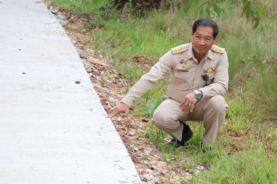 ลงพื้นที่ตรวจสอบความคืบหน้างานก่อสร้างถนนคอนกรีตเสริมเหล็กเส้นทางบ้านโนนคำดูล หมู่ที่ 5 และ งานก่อสร้างรางระบายน้ำคอนกรีตเริมเหล็ก เส้นทางบ้านโนนค้อ หมู่ที่ 1 ตำบลโนนค้อ อำเภอบุณฑริก จังหวัดอุบลราชธานี