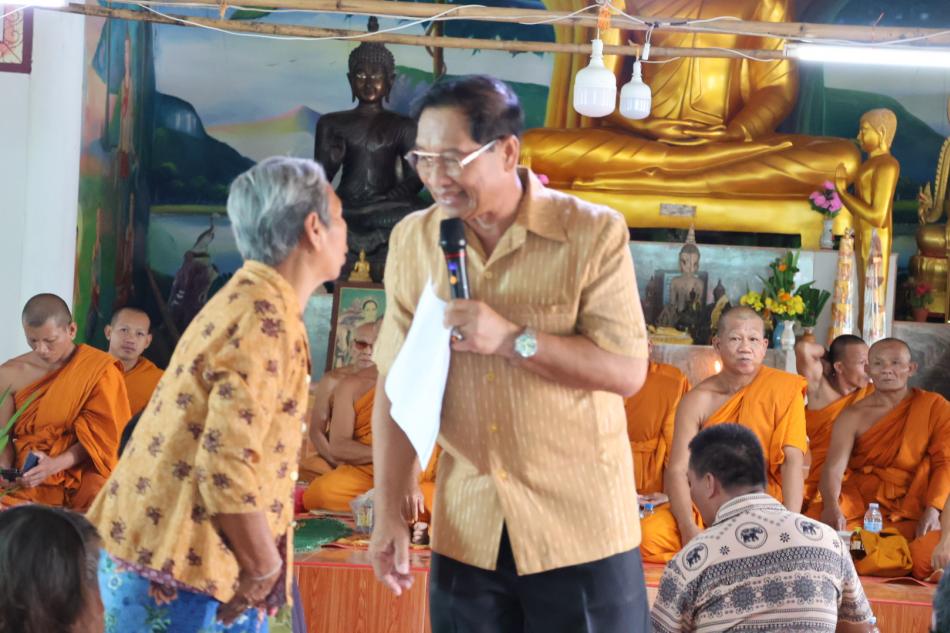 ร่วมงานบุญสังฆทานบ้านหนองศิลา เพื่อสืบสานประเพณีในท้องถิ่นตำบลโนนค้อ  ณ วัดบ้านศิลา หมู่ที่ 4 
